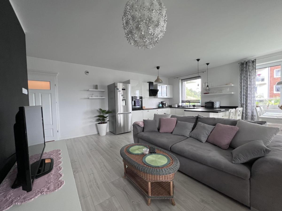 Apartament Z Tarasem Na Osiedlu Rakownica Еленя-Гура Экстерьер фото