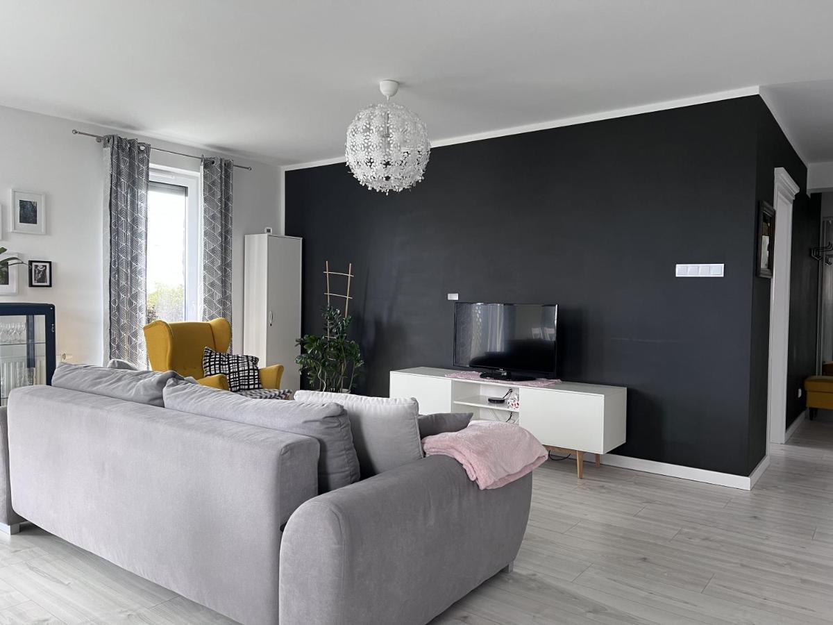 Apartament Z Tarasem Na Osiedlu Rakownica Еленя-Гура Экстерьер фото