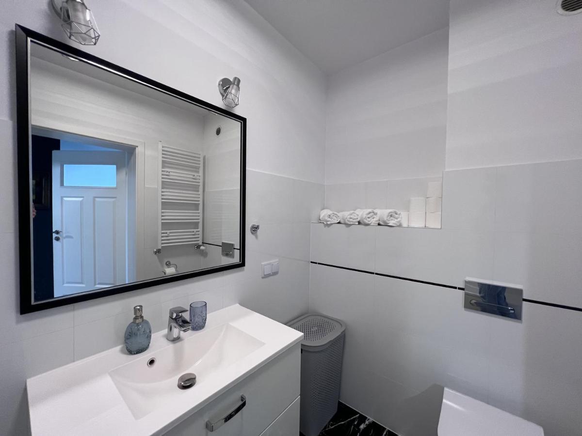 Apartament Z Tarasem Na Osiedlu Rakownica Еленя-Гура Экстерьер фото